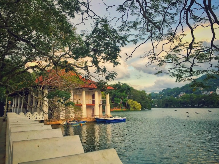 Temple of the Sacred Tooth Relic & Kandy Lake Image 2